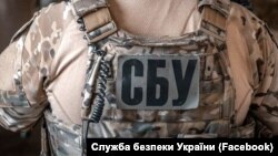 СБУ стверджує, що підконтрольна підприємцю компанія розташована на тимчасово окупованому лівобережжі Херсонщини і працює в інтересах РФ