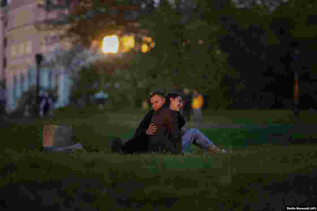 Egy pár, Sztyepán és Anasztaszia egy kijevi parkban&nbsp;