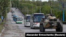 Агентство оприлюднило фотографії автобусів та військових у них