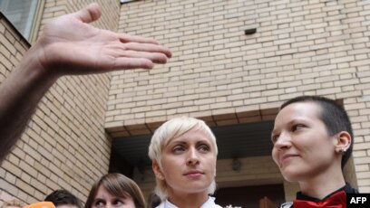 Lesbian Couple Takes On Russian State In Fight For Same Sex Marriage 