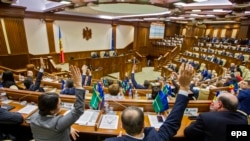 Votul de neîncredere al parlamentului de la Chișinău împotriva guvernului Streleț, 29 octombrie 2015