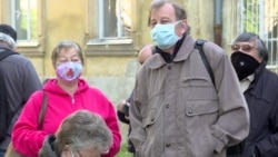 Чехія масово тестує людей на колективний імунітет на COVID-19 – відео