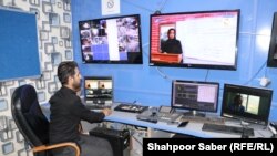 په هرات کې یو کس د خبریالۍ روزنې پر مهال
