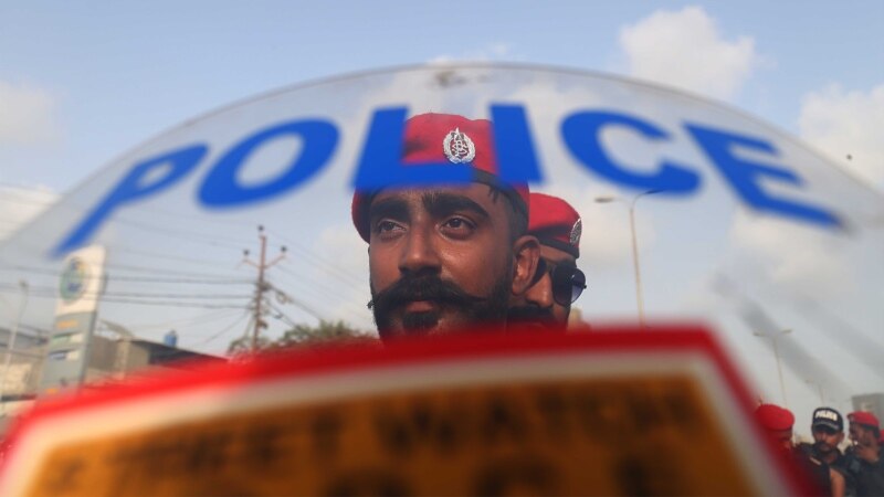 Pakistanda polisiýa edarasyna edilen hüjümde sekiz adam öldi