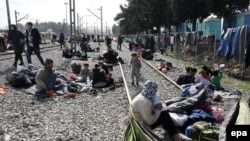 В Идомени (Греция) скопились беженцы, которых не пустила Македония 