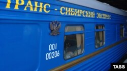 Vulturul de aur, expresul trans-siberian, primul tren privat din Rusia cu compartimente de tip apartament, lansat în 5 iunie 2007 de operatorul britanic de trenuri de lux GW Travel Ltd. pe cea mai lungă linie de tren din lume de la Moscova la Vladivostok.