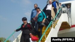 Марказий-осиёлик йўловчиларга миграцион карталарининг берилмагани бланкларнинг қолмагани билан изоҳланди.