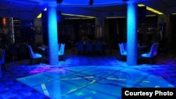 Акси тарабхонаи "Парламент" аз сомонаи расмии ин муассиса: https://pph.tj/32-restoran.html