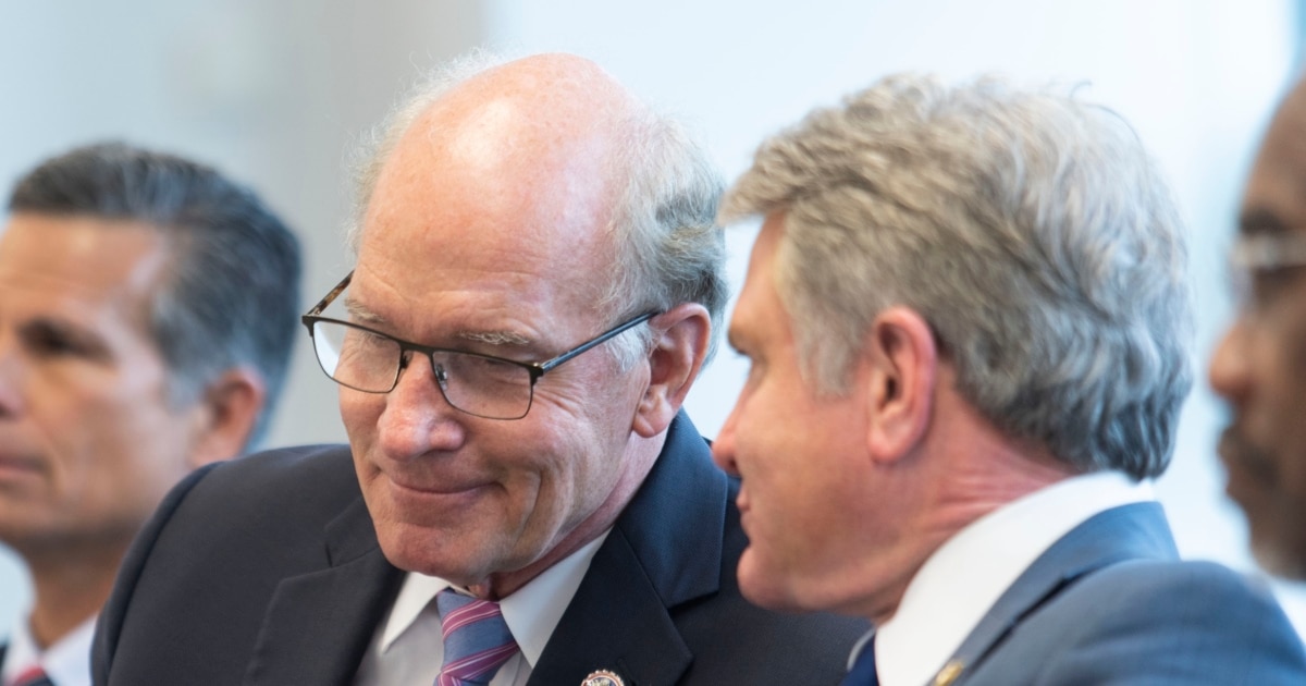 New US Sanctions Bill Aims To Choke Off Kremlin Oil Revenue