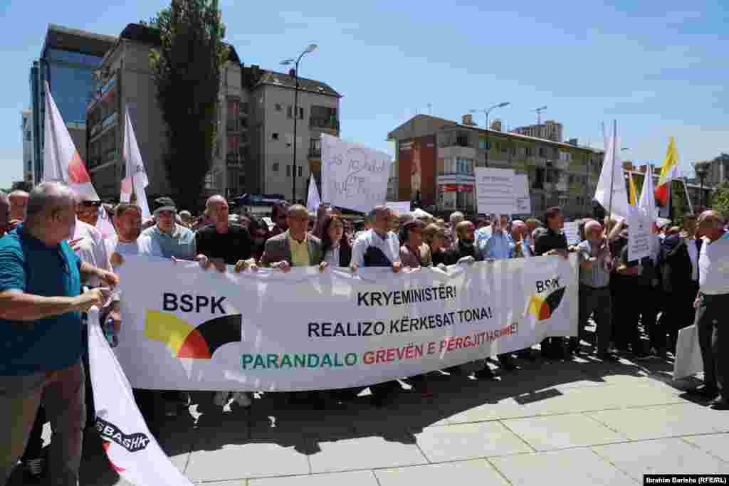 Protestuesit paralajmëruan veprime më të rënda sindikale nëse nuk merren parasysh kërkesat e tyre.&nbsp;