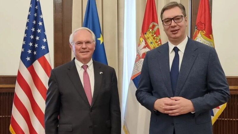 Na dan Evroprajd šetnje Vučić razgovarao sa američkim ambasadorom Hilom
