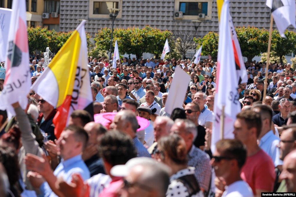 Një tjetër pamje nga protesta e organizuar nga BSPK-ja, më 20 maj në Prishtinë.