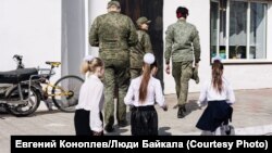 Военные в школе Бурятии