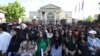 Armenia - Opposition supporters demonstrate outside the presidential palace in Yerevan, May 25, 2022.