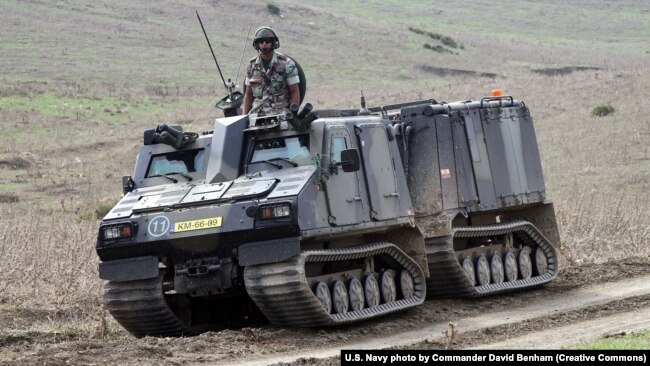 Шведската Bandvagn Skyddad 10