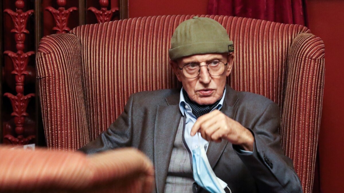 Театр Вахтангова отменил показы спектакля Туминаса в Петербурге