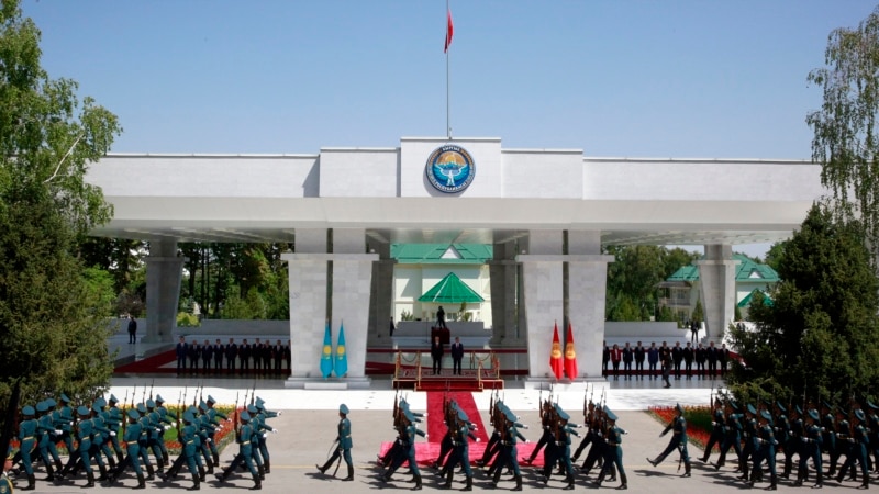Кыргызстан элинин ассамблеясынын өкүлдөрүнө мамлекеттик сыйлыктар берилди 