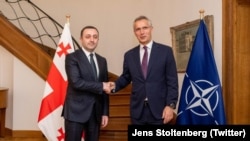 18 მაისი. ბრიუსელი. NATO-ს გენერალური მდივანი იენს სტოლტენბერგი შეხვდა საქართველოს პრემიერ-მინისტრს, ირაკლი ღარიბაშვილს 