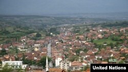 Архивска фотографија - Косово - поглед на градот Ораховац