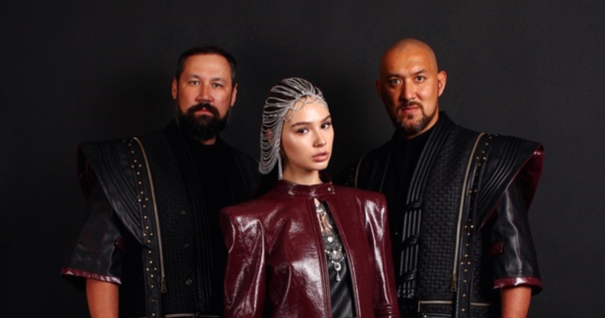 Әкесі бар секс қызы Ария Джованниді қараңыз