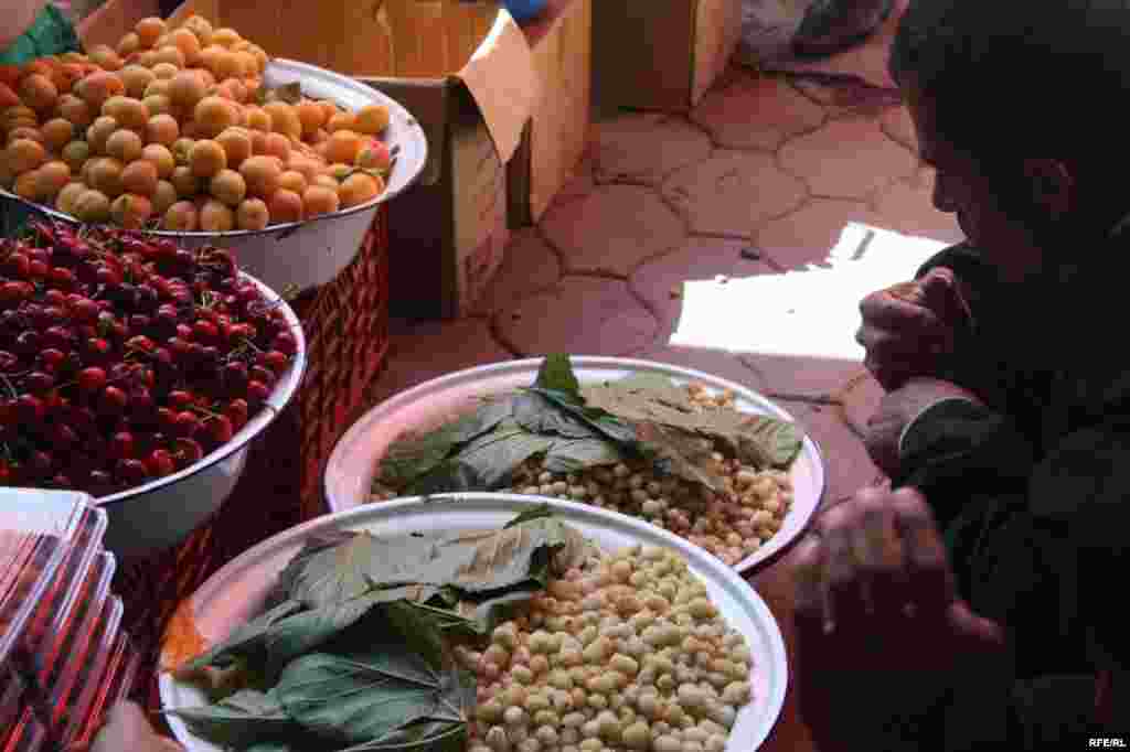 Дар орзуи арзонӣ #87