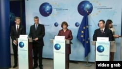 Premijeri Srbije i Kosova Ivica Dačić i Hašim Tači  sa Ketrin Ešton nakon jednog od sastanaka u Briselu 