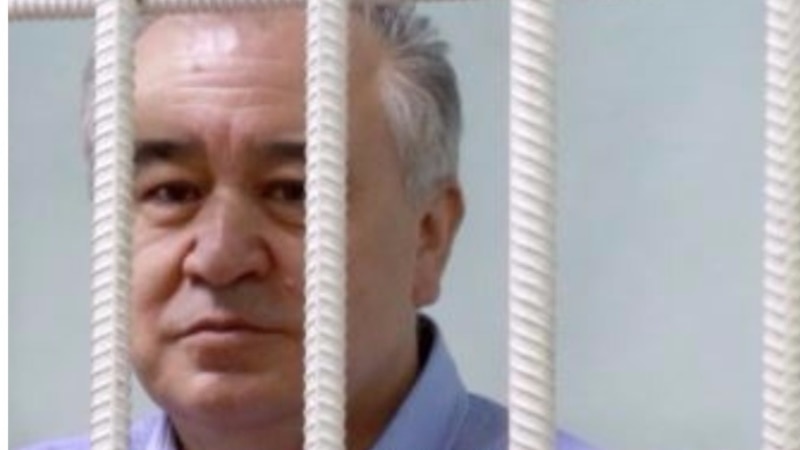 Адвокат: Текебаев күнөөсүз, ошондуктан ырайым сурабайт