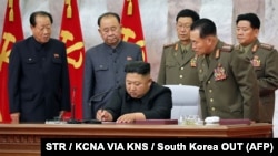 Liderul nord-coreean Kim Jong Un participă la lucrările Comitetului Militar Central al Partidului Muncitoresc din Coreea de Nord