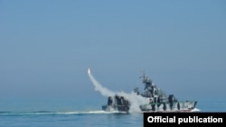Корабль Черноморского флота РФ запускает ракеты. Иллюстративное фото