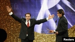 Дҳармендра Деол бо Амиттабҳ Баччан