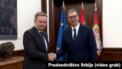 Претседателот на Србија, Александар Вучиќ и специјалниот претставник на Европската Унија за дијалог меѓу Косово и Србија, Петер Соренсен