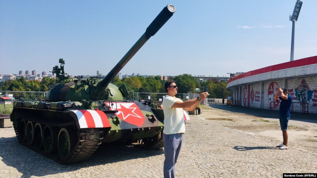 Tenk ispred stadiona Rajko Mitić u Beogradu, 27. avgust 2019.