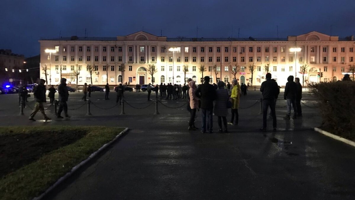 В Йошкар-Оле вместо тысячи заявившихся на акцию в поддержку Алексея  Навального пришли пятьдесят человек