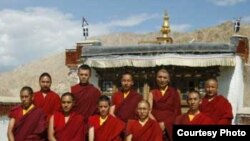 В последний день фестиваля должны выступить тибетские монахи из монастыря Пхиянг. [Фото — <a href="http://www.kuryokhin.ru/Ethnomechanica2008/news.htm" target=_blank>«Благотворительный фонд имени Сергея Курехина»</a>]