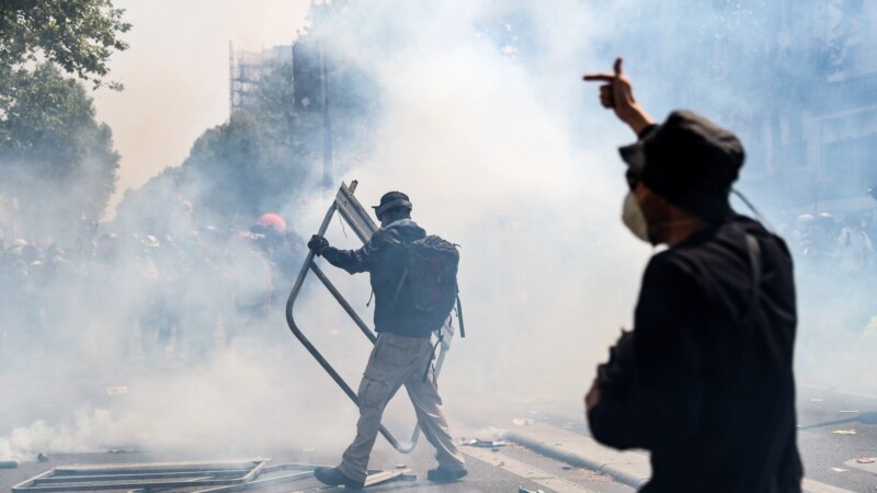 Rikthehen protestat e “Xhaketave të Verdha” në Paris