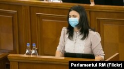 Natalia Moloșag în Parlament, la votul de numire în funcția de avocat al poporului, 23 septembrie 2021.