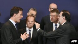 De la dreapta la stânga, premierul olandez Mark Rutte, președintele Consiliului European Donald Task, președintele român Klaus Iohannis, premierul spaniol Mariano Rajoy, Bruxelles, 2016