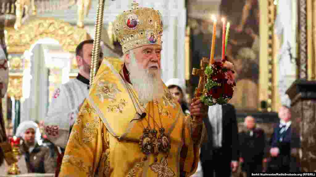 Patriarch Filaret leads the service.