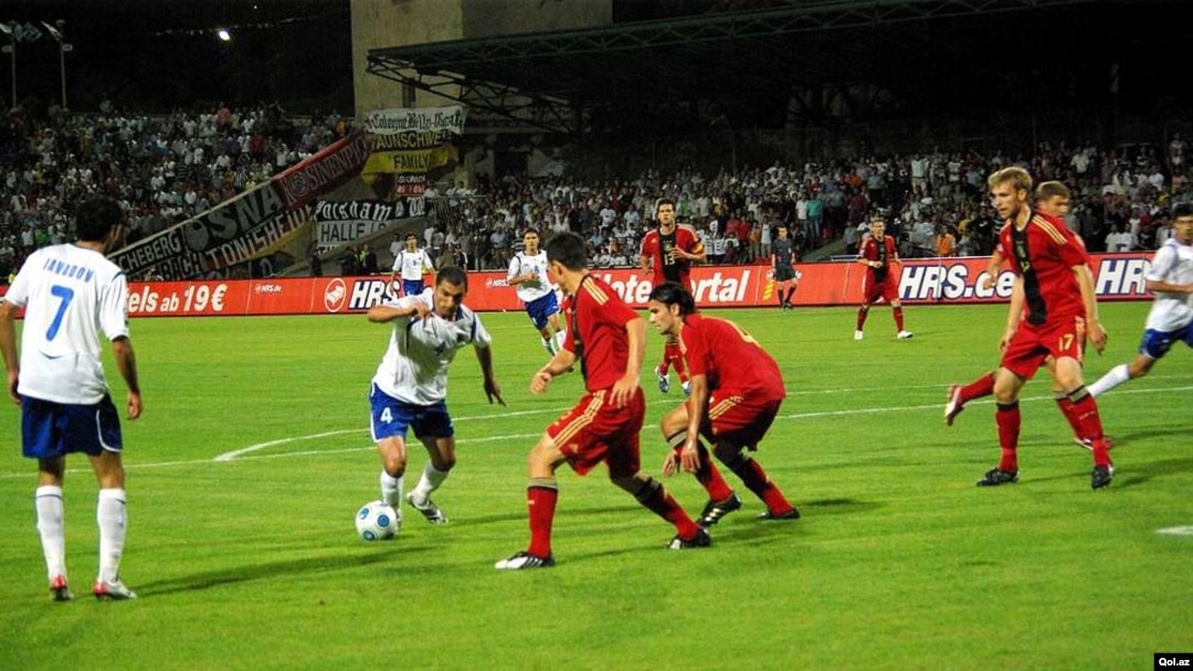 Bakıdakı qarşılaşma 2-0 hesabı ilə almanların xeyrinə başa çatıb.