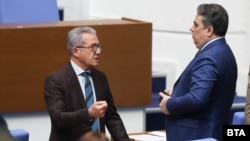 Йордан Цонев от ДПС-Пеевски и Асен Василев от ПП-ДБ