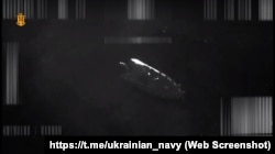 Поражение российского МБЭК «Кама» возле острова Змеиный. Скриншот кадра видео из телеграм-канала ВМС ВС Украины