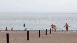 Poluprazna plaža najposjećenije turističke destinacije u Crnoj Gori, Budva 8 avgusta 2020.