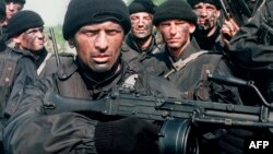 Pripadnici paramilitarne formacije „Srpska dobrovoljačka garda“, poznatija kao Arkanovi „Tigrovi“