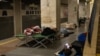 Люди ночують у метро під оголошення про повітрну небезпеку, 10 серпня 2026 року 