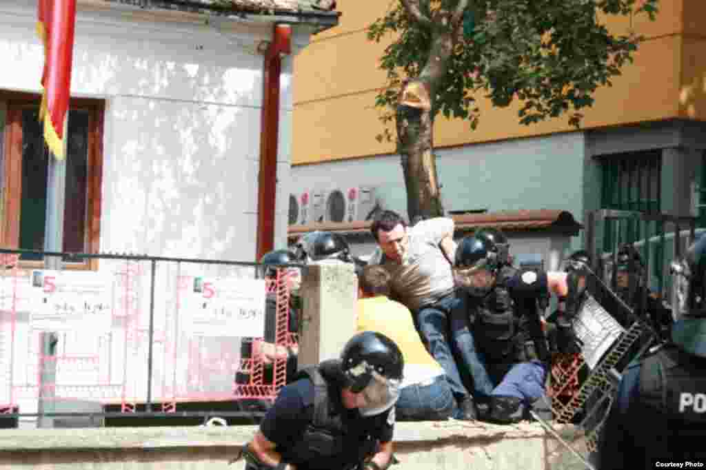 Fotografitë: Lëvizja Vetëvendosje