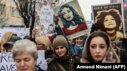 Pamje nga një protestë e organizuar në Prishtinë për të drejtat e grave. Fotografi ilustruese. 