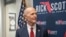 Senatori amerikan Rick Scott, republikan nga Florida, para se të hynte në një intervistë me Radion Evropa e Lirë në Uashington, më 4 gusht 2026.