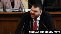 Делян Пеевски, който вече не е депутат от ДПС