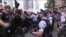 Даргирии тазоҳукунандагон ва полис дар Чикаго