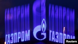 Ресейлік "Газпром" компаниясының белгісі. (Көрнекі сурет)
